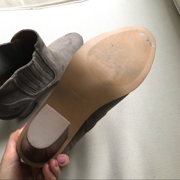 NINE WEST SUADE GREY CHUNKY HEEL BOOTIES! - Picture 8 of 11